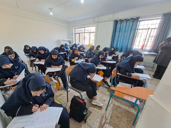 رقابت دانش آموزان سمپاد دبیرستان فرزانگان در دو روز پیاپی