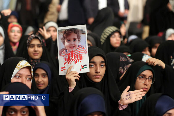 دیدار دانش‌آموزان و دانشجویان با رهبر معظم انقلاب