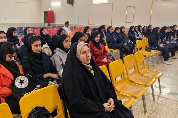 همایش همیاران مشاور دختران متوسطه اول و دوم در کانون شهید آوینی 