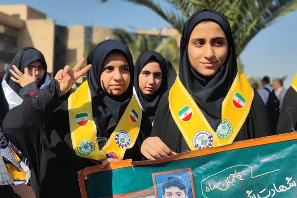 روز دانش‌آموز، روز خروشِ آگاهی و شادابی