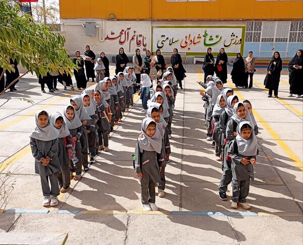 نواخته شدن زنگ مهر در مدارس شهرستان خلیل‌آباد 