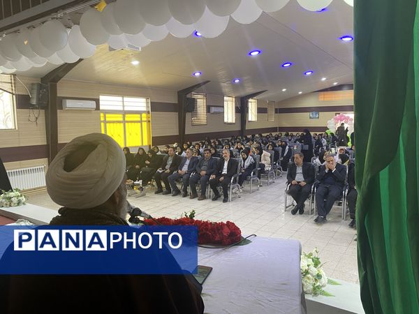 برگزاری جشن دختران انقلاب در باخرز با حضور پرشور دانش آموزان