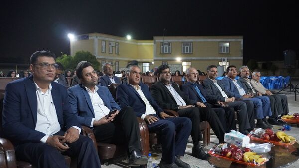 پاسداشت فرهنگیان و تقدیر از برترین‌های رودانی