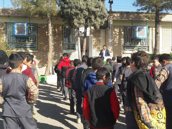 جشن تقدیر از بانوان آموزگار به‌مناسبت روز مادر در دبستان شهید پسندیده فدافن