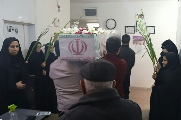 استقبال از شهید گمنام به میزبانی دبیرستان در ادب 