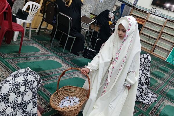 حضور دانش‌آموزان و کارکنان دبستان ستایش و صابران یک در جشن میلاد حضرت عباس (ع)