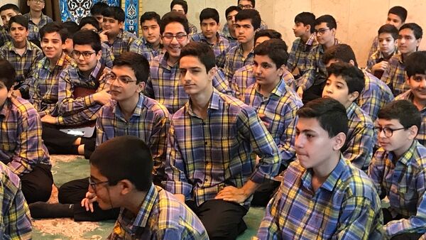 جشن پرشور عید غدیر خم در مدرسه شهدای مدافع حرم منطقه ۱۰ تهران