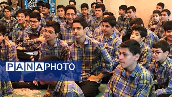 جشن پرشور عید غدیر خم در مدرسه شهدای مدافع حرم منطقه ۱۰ تهران