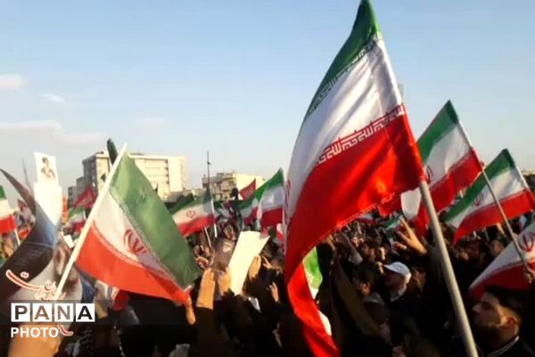 بیعت مردم انقلابی شهرری با سومین رهبر انقلاب 