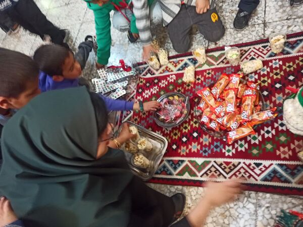 آیین استقبال از شب یلدا در مدرسه ۱۷ شهریور یاسوج