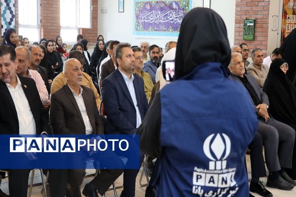 یک خشت هزار امید