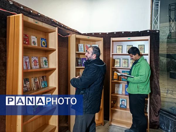برپایی نمایشگاه کتاب در مجتمع طلای سفید بجنورد 