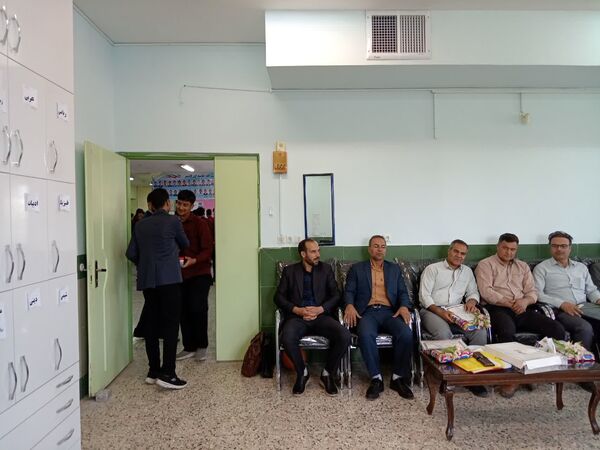 مراسم تقدیر از دبیران دبیرستان نمونه آیت الله خامنه‌ای