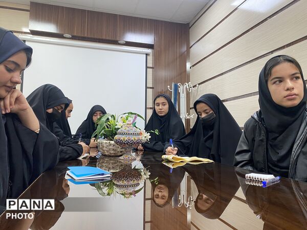 دومین جلسه مشورتی شورای دانش‌آموزی شهرستان با حضور مدیر آموزش و پرورش باخرز