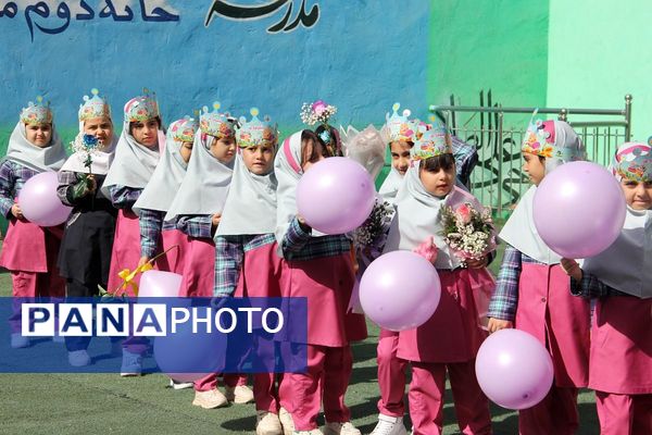 جشن شکوفه‌ها در مدارس بهارستان‌دو؛ آغاز سفری تازه برای کلاس اولی‌ها