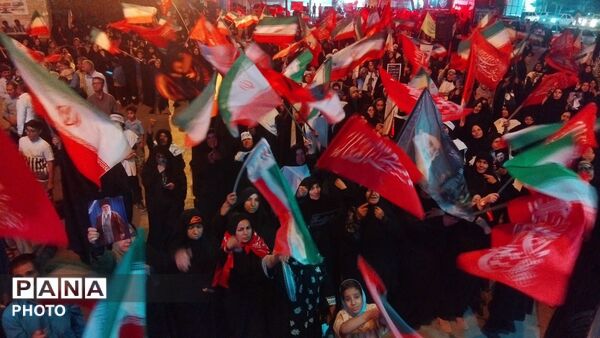 صد و پنجاهمین شب از تجمعات «بیعت با رهبری» در نورآباد