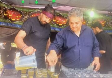 پذیرایی موکب قمر بنی هاشم در ظهر روز تاسوعا