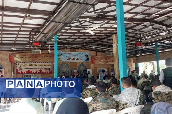 آیین گلباران قبور شهدا در آخرین روز هفته انتظامی