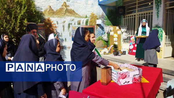 جشن عاطفه‌ها در مدارس اسکو