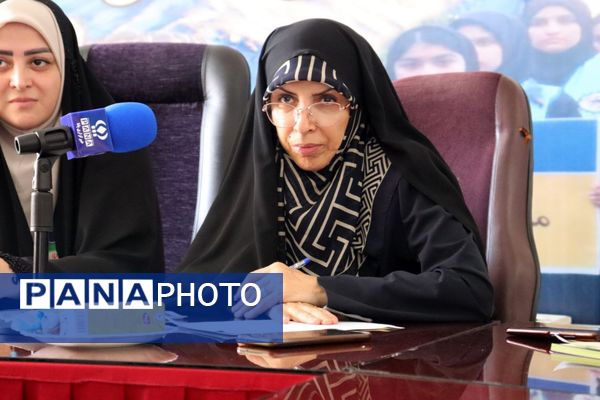 دیدار نماینده مردم ساری و میاندرود در مجلس شورای اسلامی با دانش‌آموزان مازندران