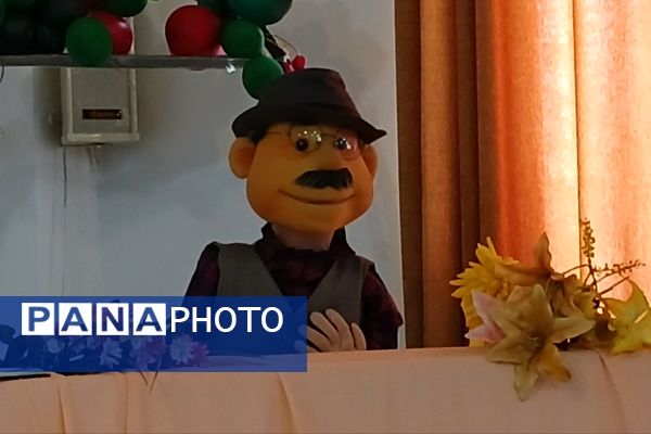 دهه فجر با رنگ شادی در دبستان سیاح‌مقدم رباط‌کریم