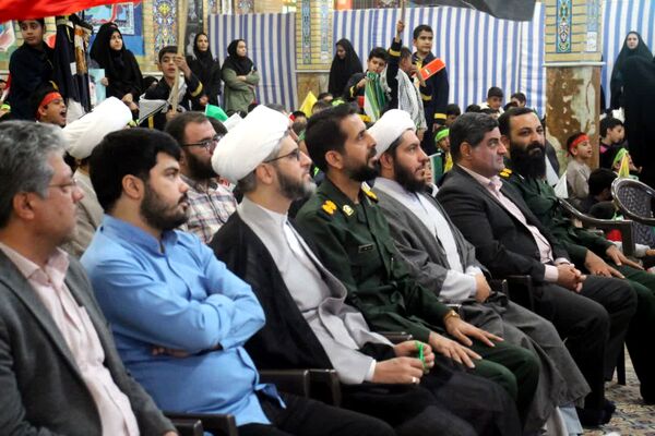 اجتماع استکبار ستیزی و رویداد پلاکاردنویسی دانش‌آموزان سمنان