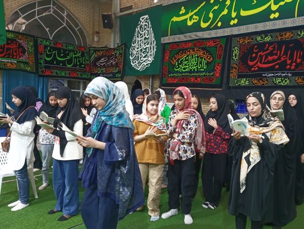 مراسم پخت نذری توسط دانش‌آموزان شیرازی به همت مجموعه تربیت علوی خواهران