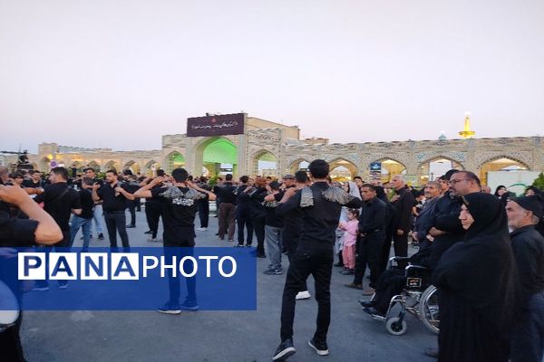 حال هوای خیابان‌های مشهد در شب شهادت حضرت علی بن موسی رضا (ع)