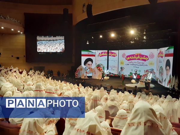 جشن تکلیف با شکوه ۲۰۰۰ نفره دانش‌آموزان کلاس سومی منطقه ۱۷