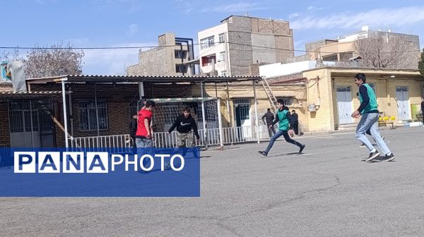 مسابقات درون مدرسه‌ای فوتسال در دبیرستان امام رضا (ع) نیشابور 