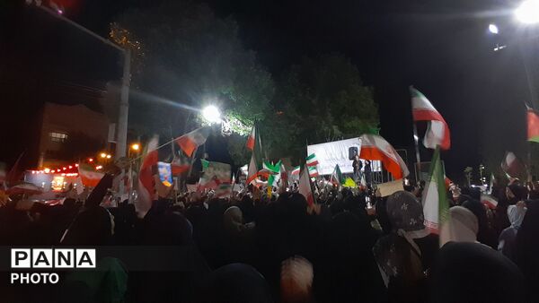 نظرآباد باری دیگر صحنه طوفان همبستگی مردم شد 