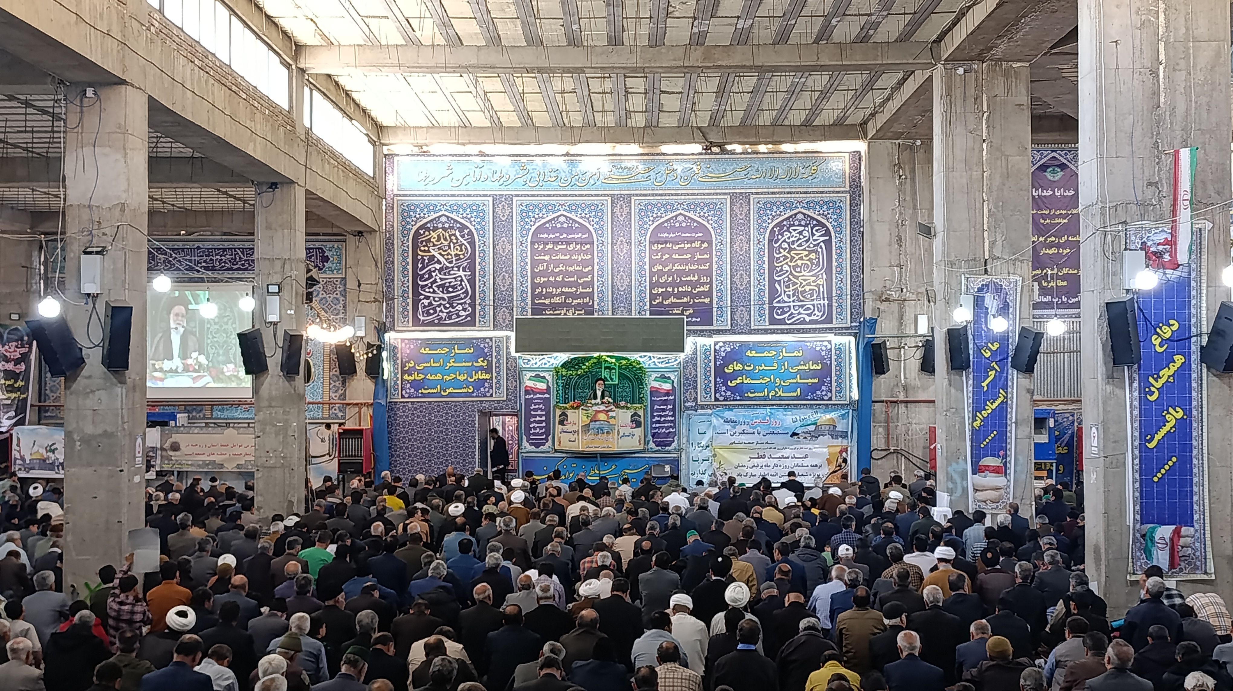 نماز جمعه در آخرین جمعه ماه رمضان در نیشابور 