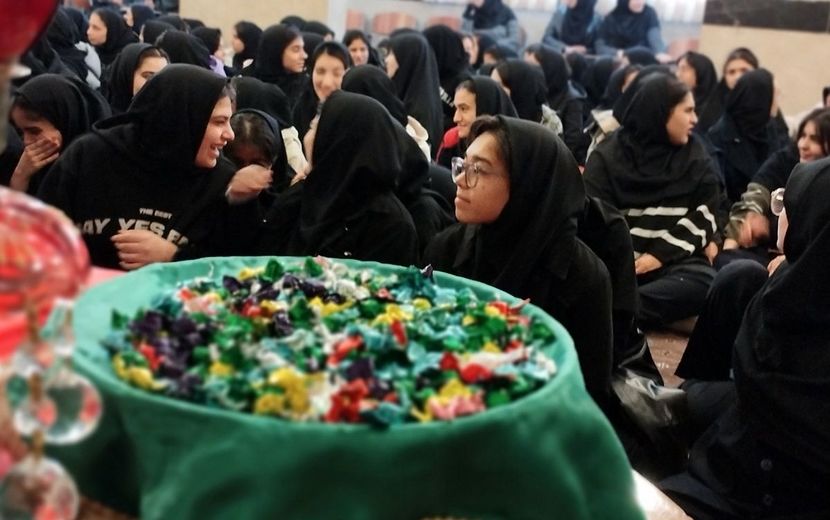 جشن نیمه شعبان در دبیرستان دخترانه صدیقه طاهره ناحیه یک شهرری 