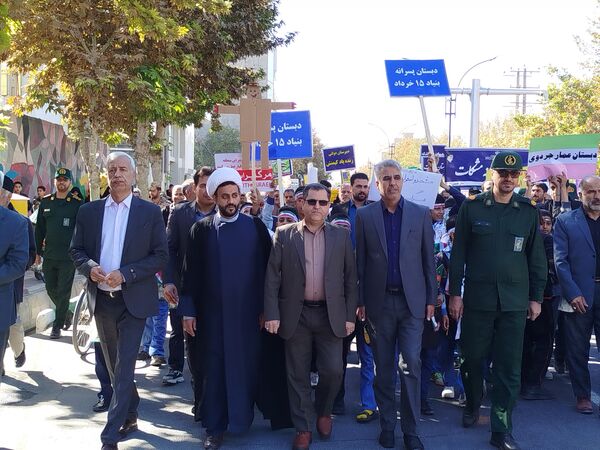 مردم کاشمر با گام‌های استوار در مسیر آرمان‌های انقلاب گام برداشتند 