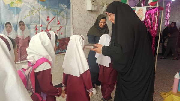 زنگ مهر در مدرسه استقلال نواخته شد