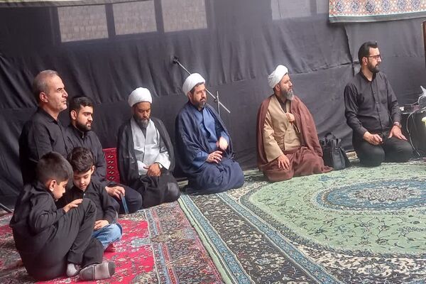 اجتماع بزرگ شیرخوارگان حسینی در شهرستان فاروج 