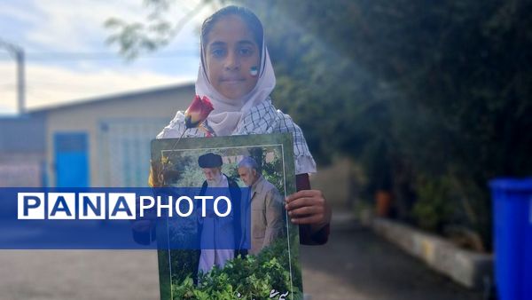 جشن باشکوه دهه فجر و پاسداشت پرچم جمهوری اسلامی در دبستان استقلال حاجی‌آباد
