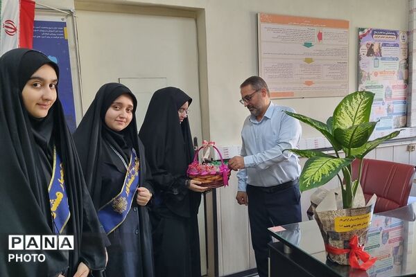 تقدیر از زحمات مسئولان اداره کل شهرستانهای استان تهران به مناسبت هفته سلامت روان