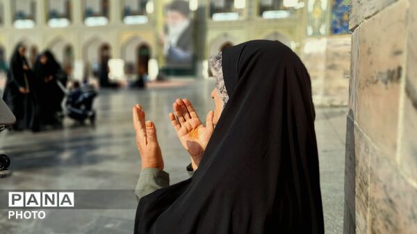 حرم نورانی و دل‌های مشتاق در کنار امام رضا (ع)