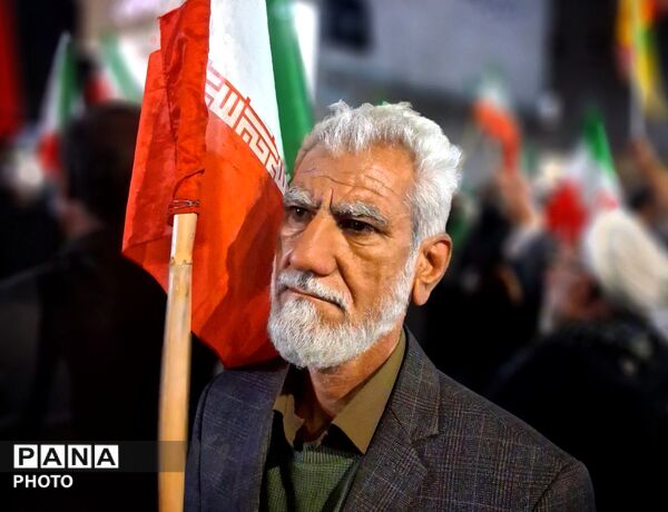 صدای ایستادگی در شب‌های خیابان
