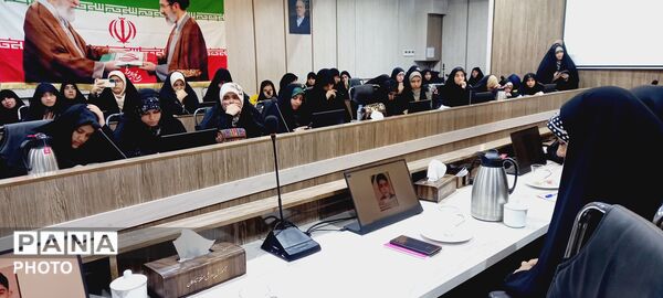 جلسه معارفه فرمانده و جانشینان بسیج دانش‌آموزی تبادکان