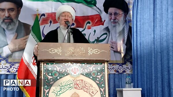 حضور مدیرکل اداره راه و شهرسازی استان در صفوف نماز جمعه بن