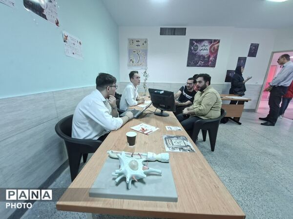 نمایشگاه ققنوس دانایی در دبیرستان علامه حلی ۵ برگزار شد