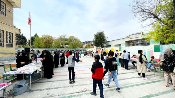 برپایی بازارچه در دبستان معلم آشخانه 