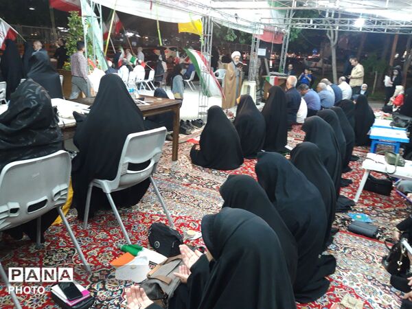 اقامه نماز استغاثه به امام زمان (عج) در موکب حماسه مقاومت دانش آموز 