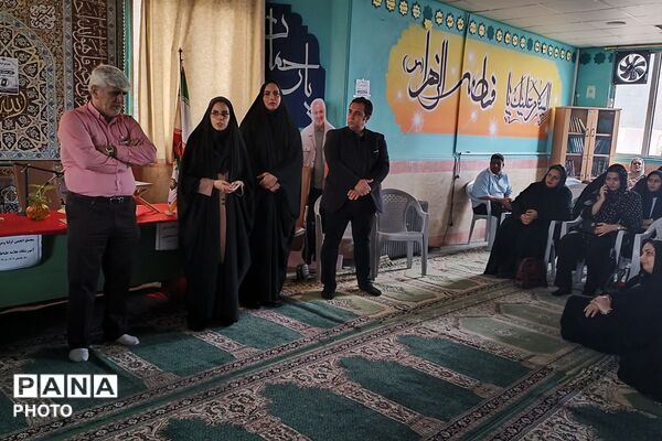 مجمع انجمن اولیا و مربیان دبستان علامه طباطبایی با رویکرد تحکیم پیوند خانه و مدرسه