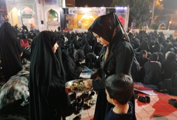 مراسم شب عاشورا  در گلزار شهدای نیشابور