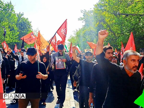 آخرین سلام؛ از میدان انقلاب تا میدان آزادی، تهران در آیین وداع با رهبر شهید