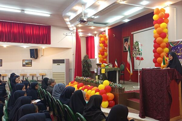 افتتاحیه مسابقات درس‌هایی از قرآن در دبیرستان راضیه شکرایی ناحیه دو شهرری 