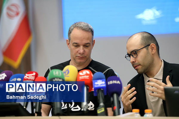 نشست خبری مربی تیم ملی والیبال